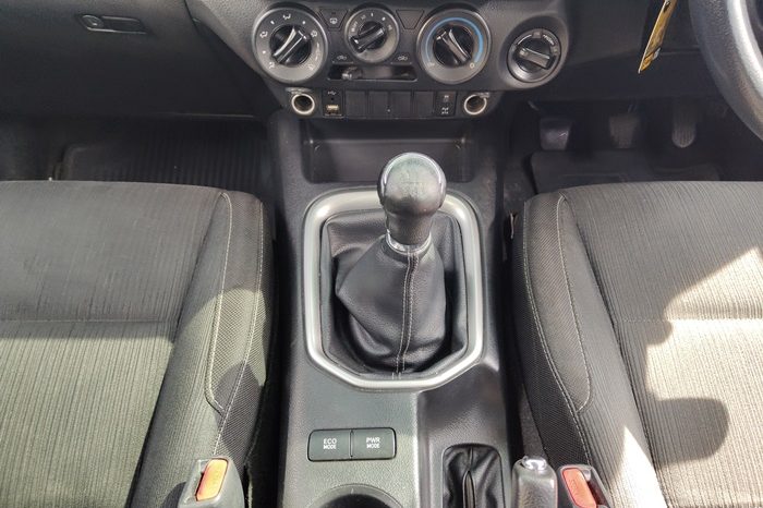 REVO 4WD 2021 2.4E MT DOUBLE CAB SILVER  130 full