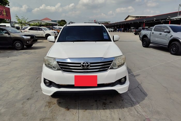 TOYOTA 2WD 2013 2.7V AT FORTUNER WHITE  30 full