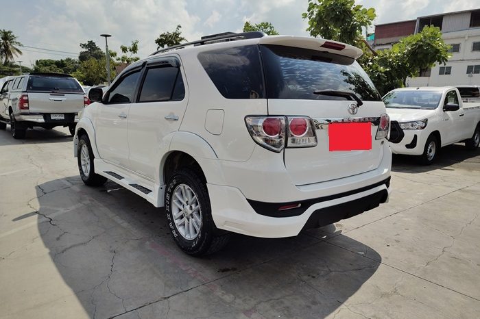 TOYOTA 2WD 2013 2.7V AT FORTUNER WHITE  30 full