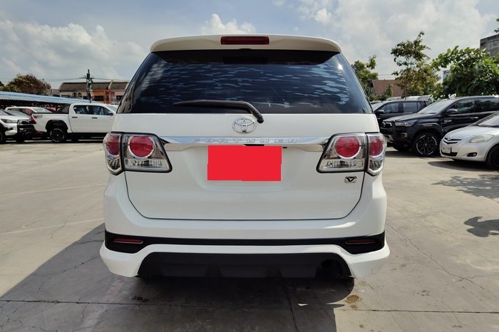 TOYOTA 2WD 2013 2.7V AT FORTUNER WHITE  30 full