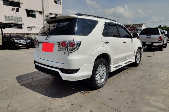 TOYOTA 2WD 2013 2.7V AT FORTUNER WHITE  30 full
