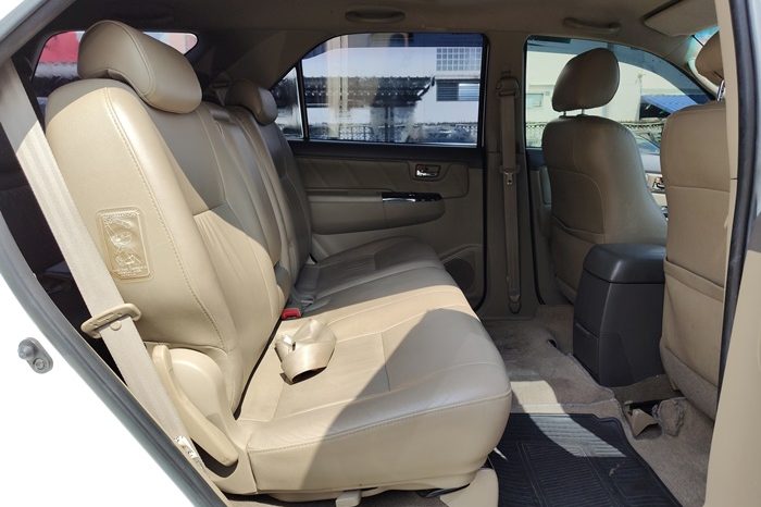 TOYOTA 2WD 2013 2.7V AT FORTUNER WHITE  30 full