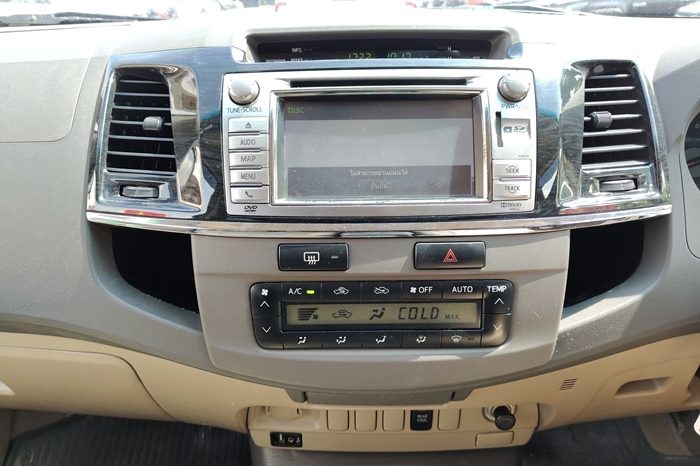 TOYOTA 2WD 2013 2.7V AT FORTUNER WHITE  30 full