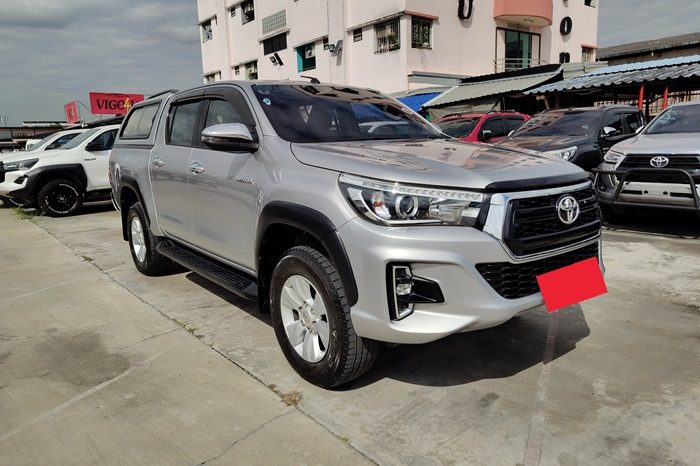 REVO PRE 2018 2.4E AT DOUBLE CAB SILVER  1773 full