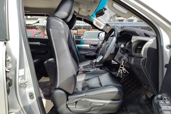 REVO PRE 2018 2.4E AT DOUBLE CAB SILVER  1773 full