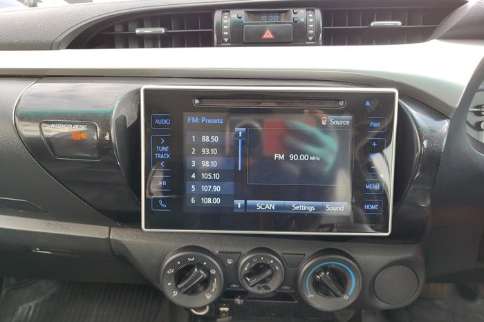 REVO PRE 2018 2.4E AT DOUBLE CAB SILVER  1773 full