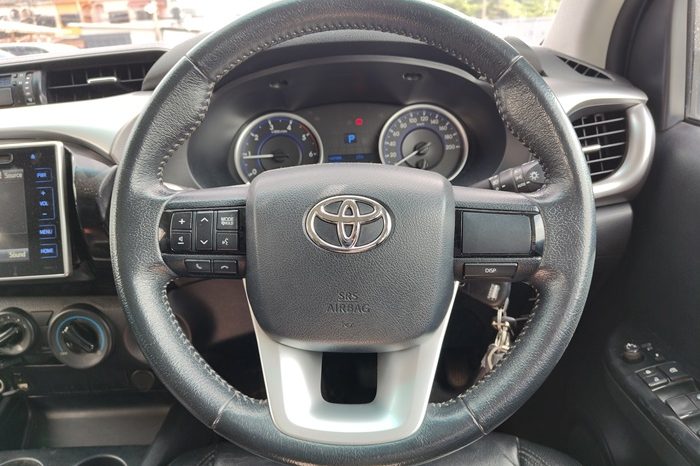 REVO PRE 2018 2.4E AT DOUBLE CAB SILVER  1773 full