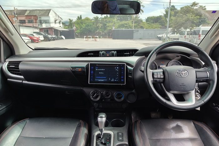 REVO PRE 2019 2.4E AT DOUBLE CAB BLACK  6590 full