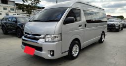 TOYOTA 2WD 2019 3.0 MT COMMUTER SILVER  3296