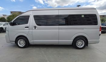 TOYOTA 2WD 2019 3.0 MT COMMUTER SILVER  3296 full