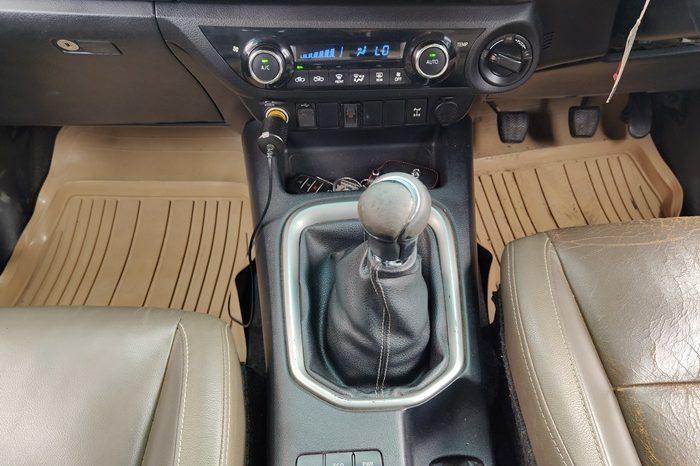 REVO 4WD 2015 2.8G MT DOUBLE CAB SILVER  5026 full