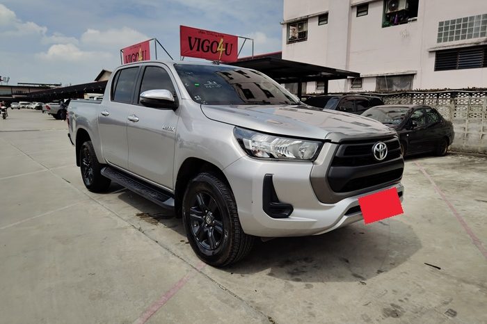 REVO PRE 2020 2.4E AT DOUBLE CAB SILVER  9030 full