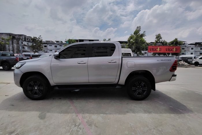REVO PRE 2020 2.4E AT DOUBLE CAB SILVER  9030 full