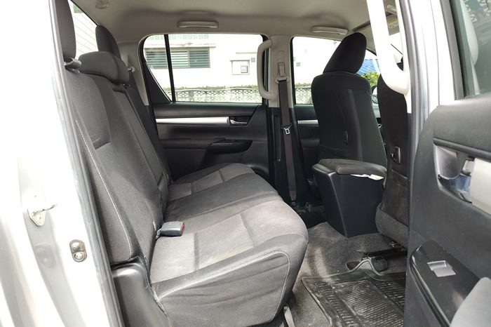 REVO PRE 2020 2.4E AT DOUBLE CAB SILVER  9030 full