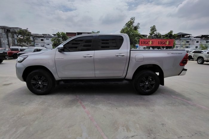 REVO PRE 2020 2.4E AT DOUBLE CAB SILVER  1037 full