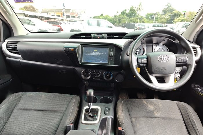 REVO PRE 2020 2.4E AT DOUBLE CAB SILVER  1037 full