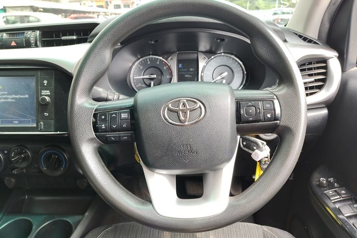 REVO PRE 2020 2.4E AT DOUBLE CAB SILVER  1037 full