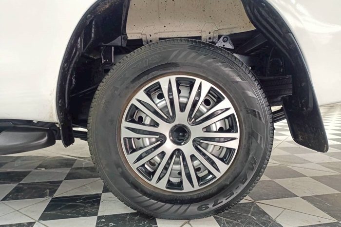 REVO 2WD 2020 2.4J MT STANDARD WHITE  3144 full