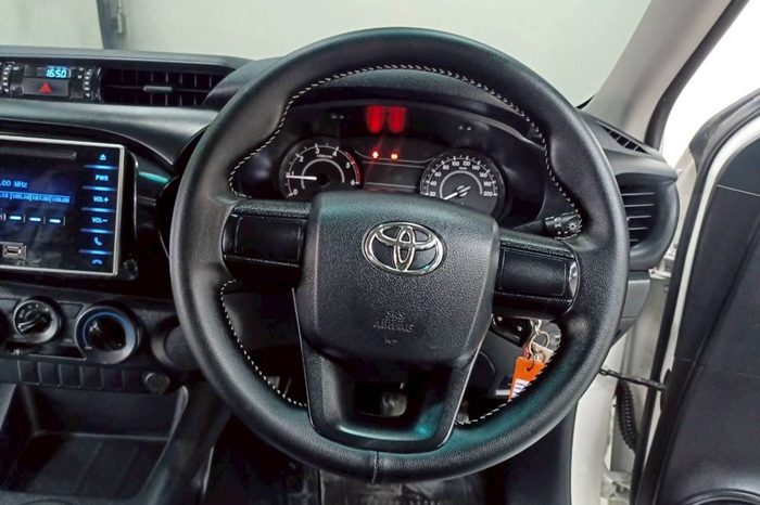 REVO 2WD 2020 2.4J MT STANDARD WHITE  3144 full