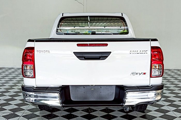 REVO 2WD 2022 2.4E AT DOUBLE CAB WHITE  4873 full