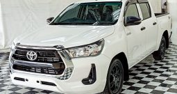 REVO 2WD 2022 2.4E AT DOUBLE CAB WHITE  4873