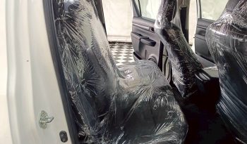 REVO 2WD 2022 2.4E AT DOUBLE CAB WHITE  5466 full