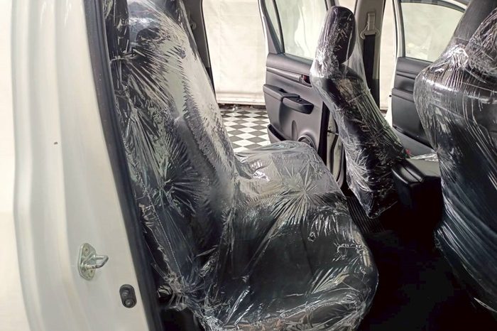 REVO 2WD 2022 2.4E AT DOUBLE CAB WHITE  5466 full