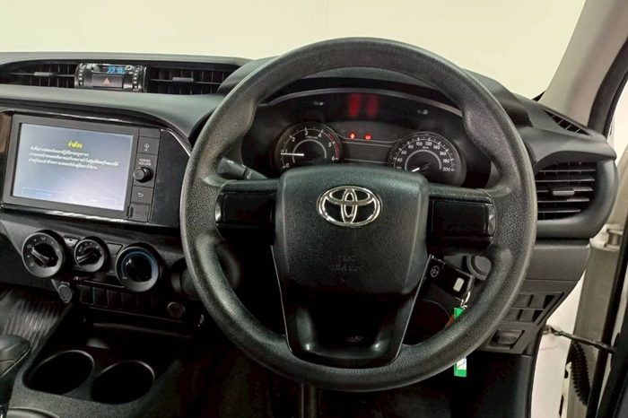 REVO 2WD 2022 2.4E AT DOUBLE CAB WHITE  5466 full