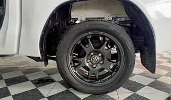 REVO 2WD 2022 2.4E AT DOUBLE CAB WHITE  5466 full