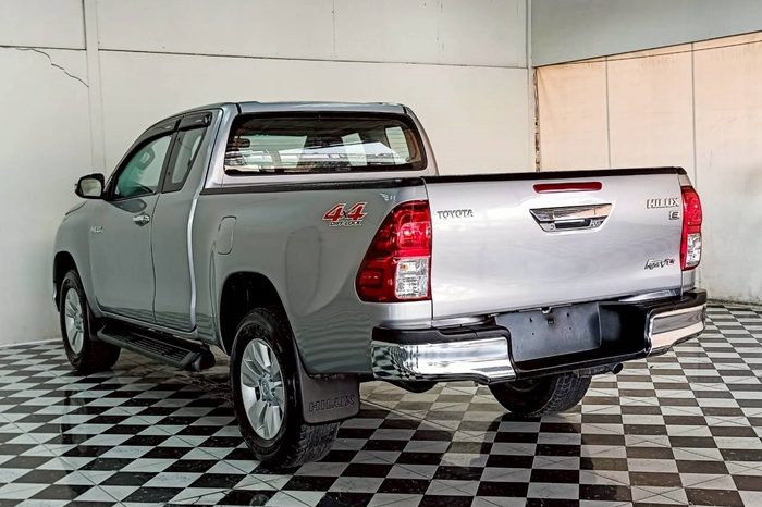 REVO 4WD 2020 2.4E MT SMART CAB SILVER  6923 full