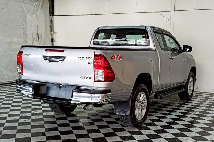 REVO 4WD 2020 2.4E MT SMART CAB SILVER  6923 full