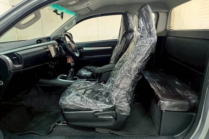 REVO 4WD 2020 2.4E AT SMART CAB SILVER  6294 full