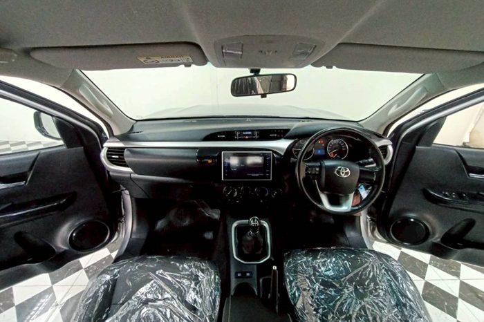 REVO 4WD 2020 2.4E AT SMART CAB SILVER  6294 full