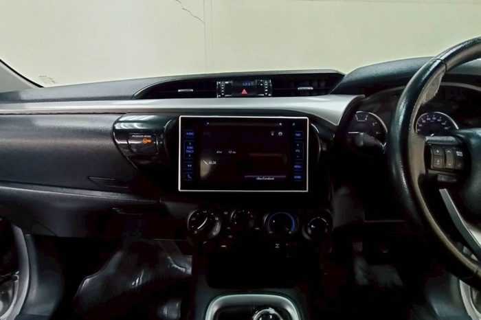 REVO 4WD 2020 2.4E AT SMART CAB SILVER  6294 full