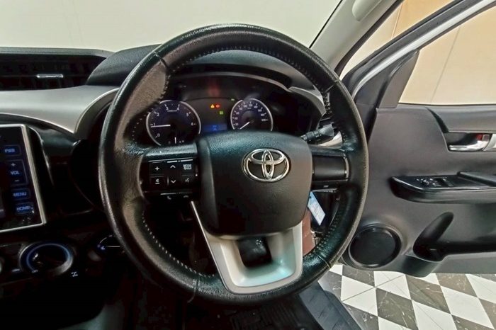 REVO 4WD 2020 2.4E AT SMART CAB SILVER  6294 full