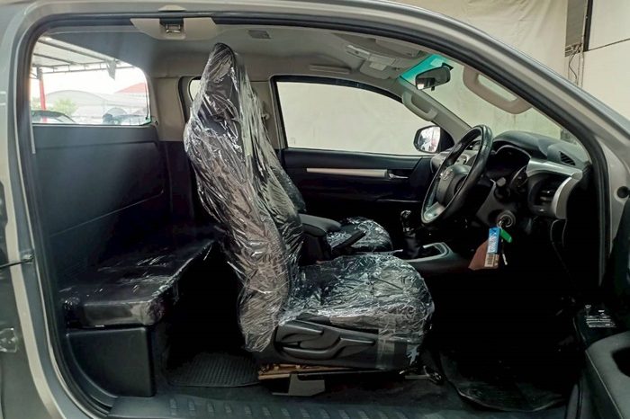 REVO 4WD 2020 2.4E AT SMART CAB SILVER  6294 full