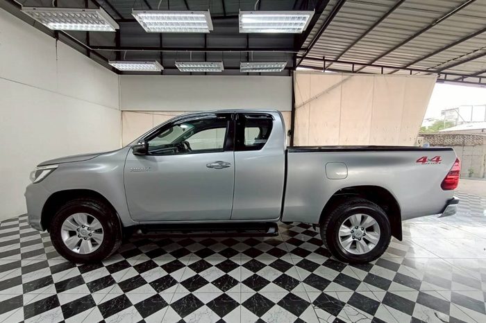 REVO 4WD 2020 2.4E AT SMART CAB SILVER  6294 full