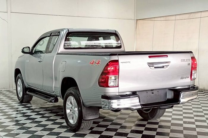 REVO 4WD 2020 2.4E AT SMART CAB SILVER  6294 full