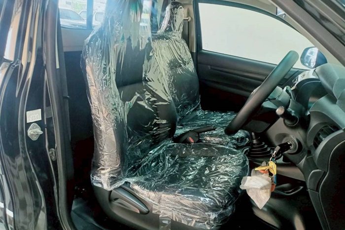 REVO 2WD 2018 2.4J MT STANDARD BLACK 6346 full