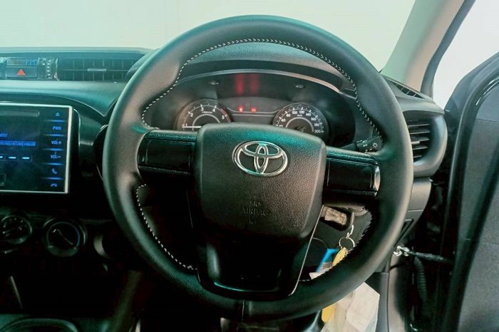 REVO 2WD 2018 2.4J MT STANDARD BLACK 6346 full