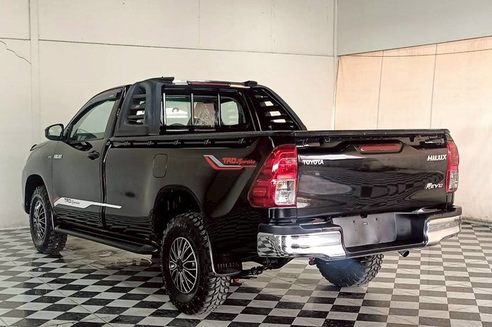 REVO 2WD 2018 2.4J MT STANDARD BLACK 6346 full