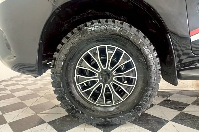 REVO 2WD 2018 2.4J MT STANDARD BLACK 6346 full