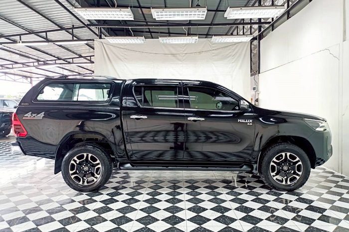 REVO 4WD 2020 2.8G AT DOUBLE CAB BLACK  661 full