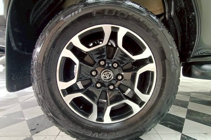 REVO 4WD 2020 2.8G AT DOUBLE CAB BLACK  661 full