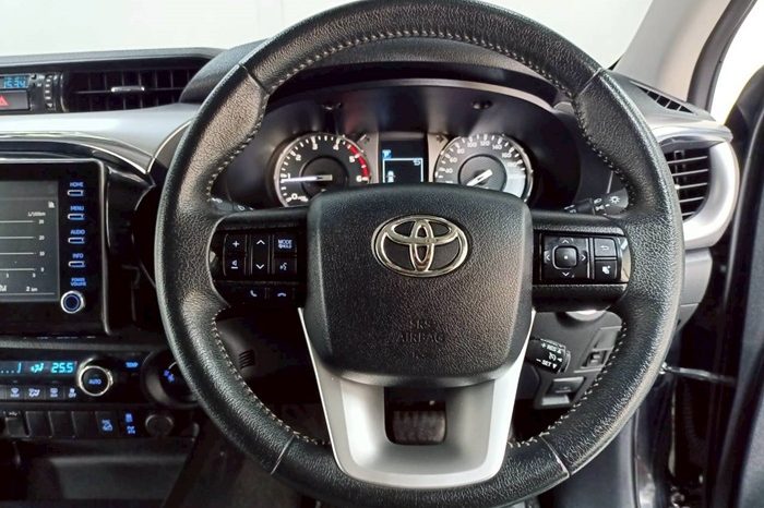 REVO 4WD 2020 2.8G AT DOUBLE CAB BLACK  661 full