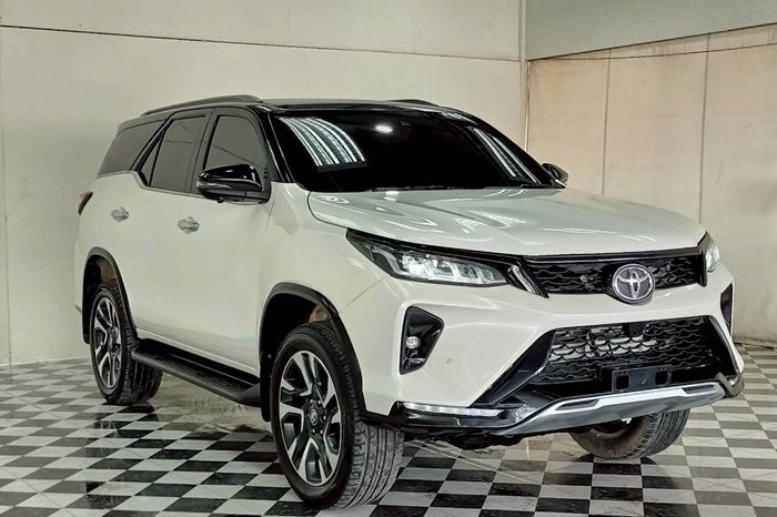 TOYOTA 2WD 2021 2.8V AT FORTUNER WHITE  6791 full