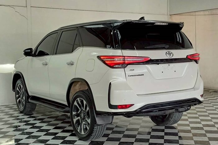 TOYOTA 2WD 2021 2.8V AT FORTUNER WHITE  6791 full