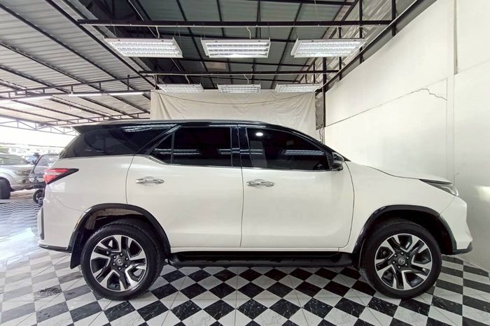 TOYOTA 2WD 2021 2.8V AT FORTUNER WHITE  6791 full