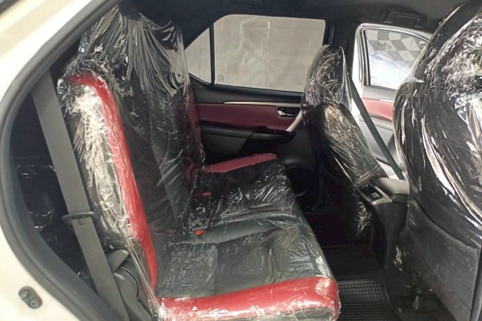 TOYOTA 2WD 2021 2.8V AT FORTUNER WHITE  6791 full
