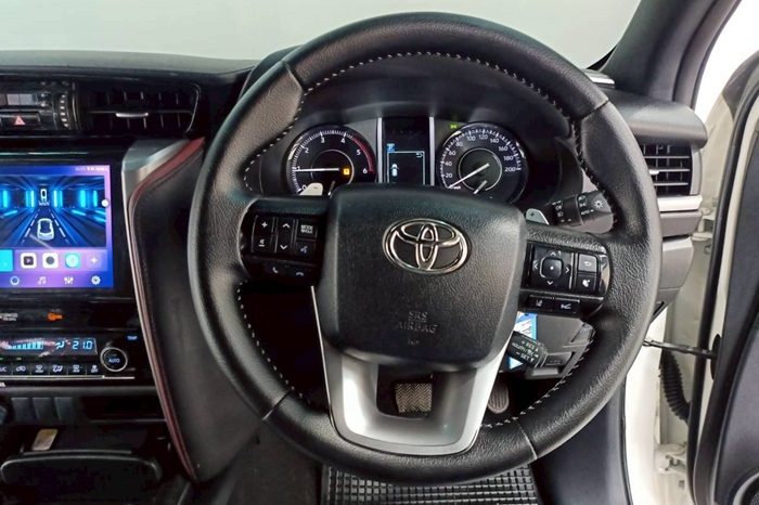 TOYOTA 2WD 2021 2.8V AT FORTUNER WHITE  6791 full